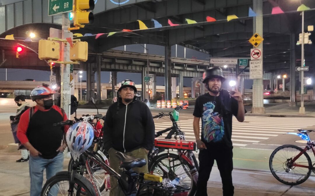 Repartidores de comida se movilizan por la seguridad en las calles de Nueva York
