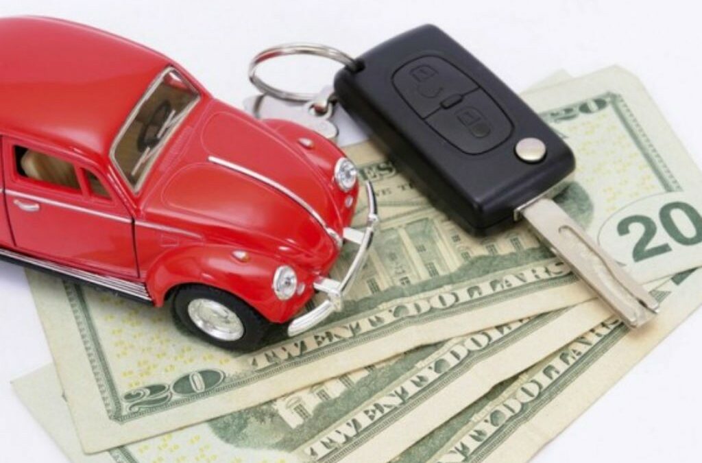Latinos y afroamericanos, los más estafados al comprar auto, afirman activistas y abogados. ￼