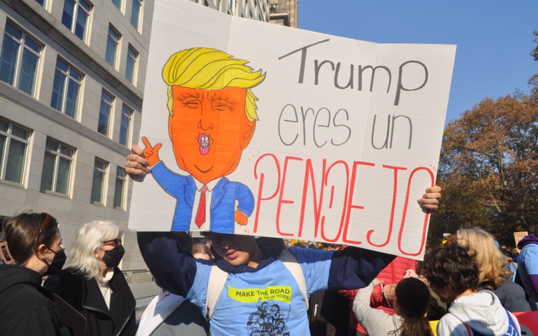 ¡Trump escucha, estamos en la lucha!